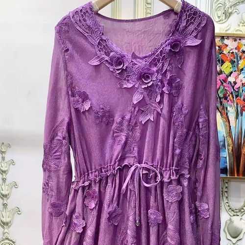 告別臃腫沉悶,一件毛織裙解決秋冬穿搭難題