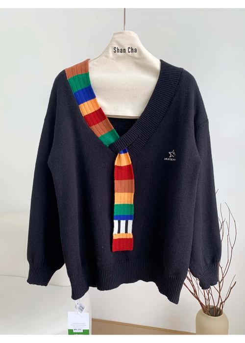 美式復(fù)古彩虹毛織拼接V領(lǐng)針織衫 秋冬學(xué)院風(fēng)的優(yōu)雅與個(gè)性